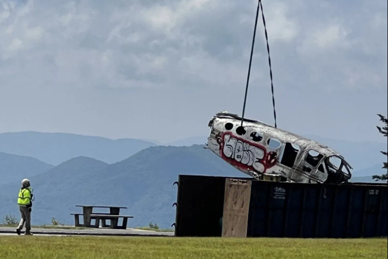 NPS Removes 1983 Plane Crash Debris from Waterrock Knob