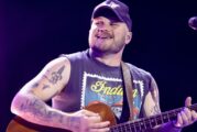 Zach Bryan to Return to Touring in 2026